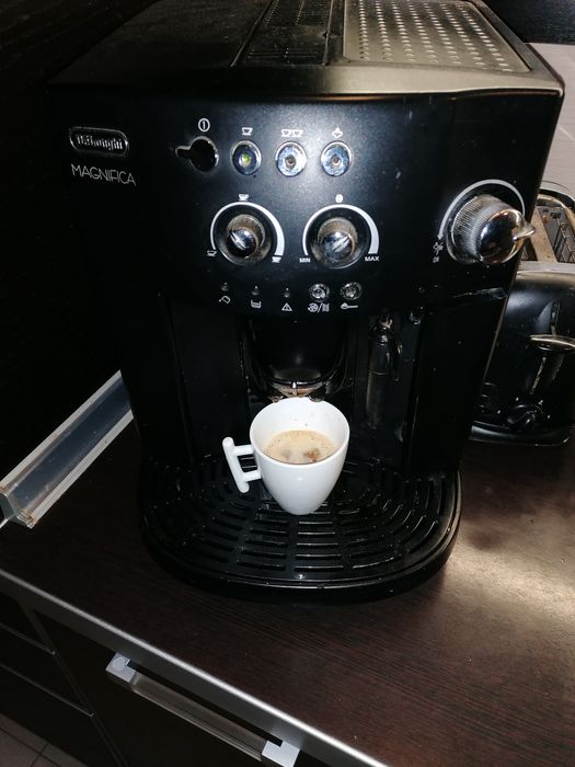 Кафе машина Delonghi Magnifica