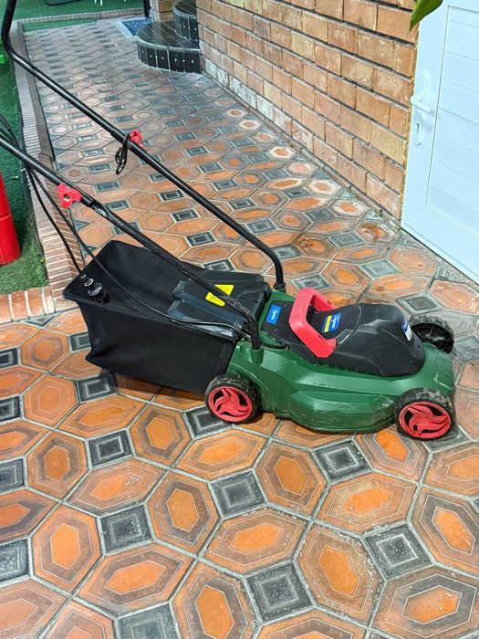 Продам Газонокосилка