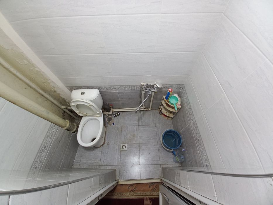 Арендага 1 хона 2 этаж Азиз бозорга якин.Агентство