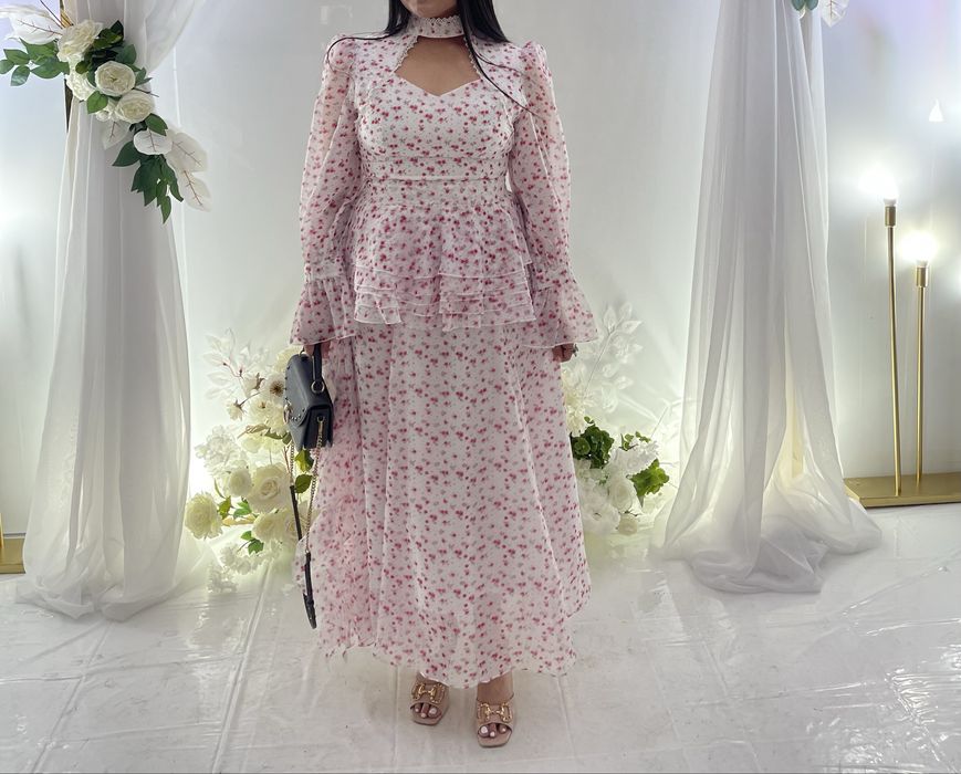 Платье  красивое