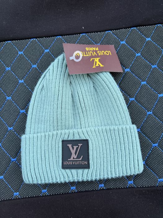 Set 3 caciuli  pentru sezon