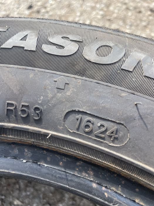 Зимни гуми 2 броя 175/65R14 DOT 2024