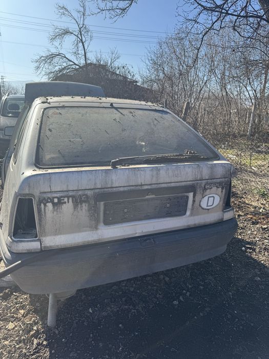 Opel kadet 1.3 на части