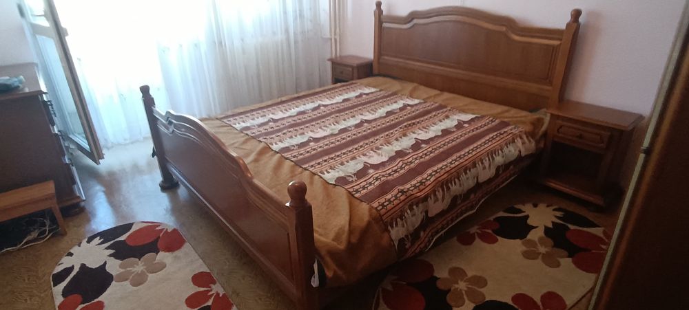 Ofer spre vanzare dormitor lemn masiv