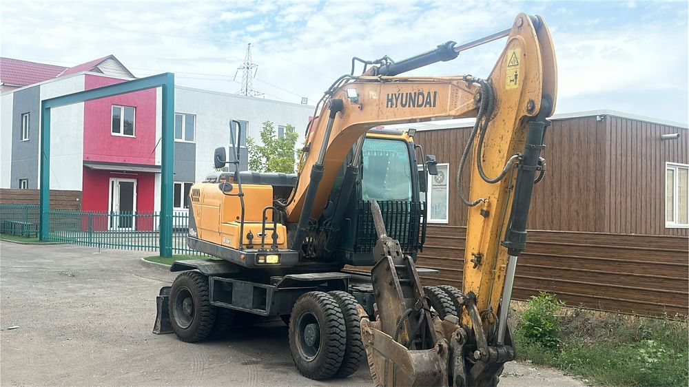 Эксковатор HYUNDAI 140