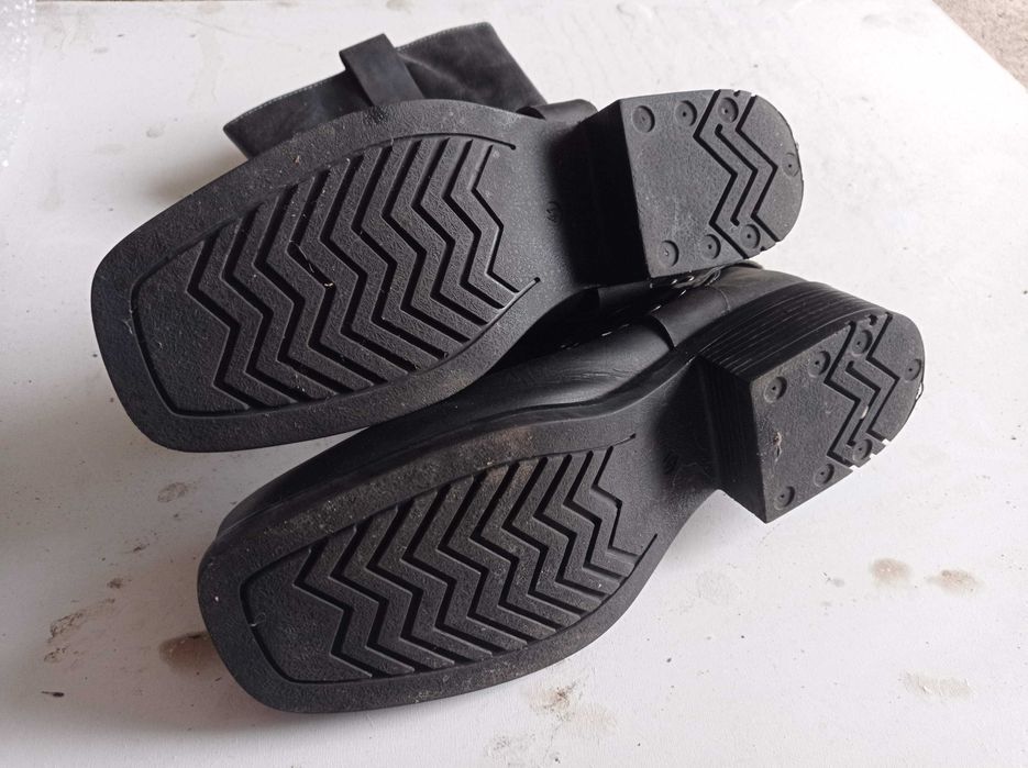 Продавам рокерски ботуши от натурална кожа, размер 41