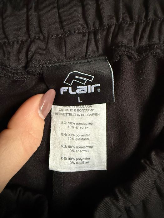 Долнище на FLAIR