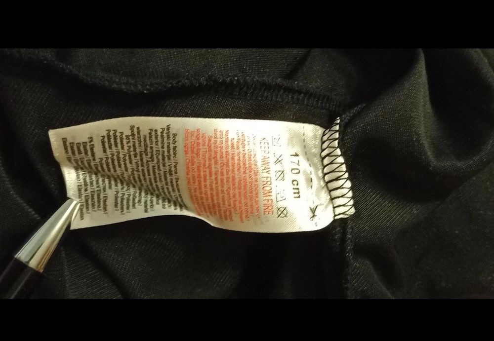 Rochie neagră cu guler alb potrivită mărimilor 36-38-40 - Destination - reduceri la loturi!