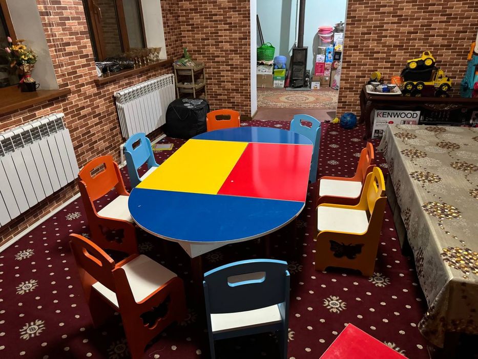 Детские парты со стульями. Отлично подойдут для детских садиков и тд