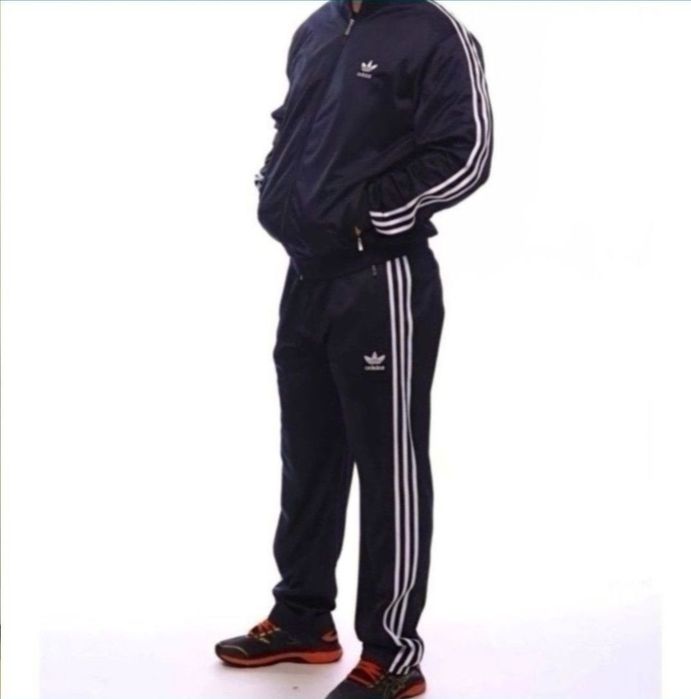 Спортивные костюмы фирмы " Adidas " Ретро 90 ые
