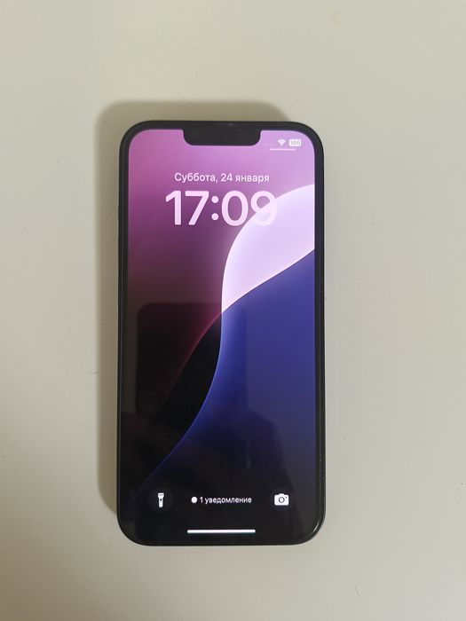 IPhone 13  128 Гб памяти