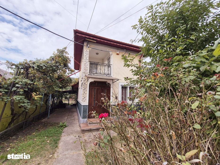 Casa și teren generos de 1100 mp, Piatra-Neamt