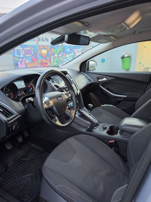FORD Focus 2011 — imagine 5