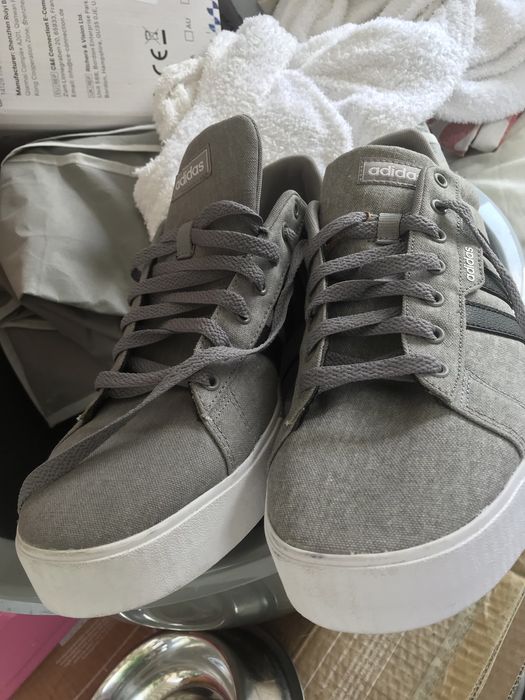 Adidas marimea 46