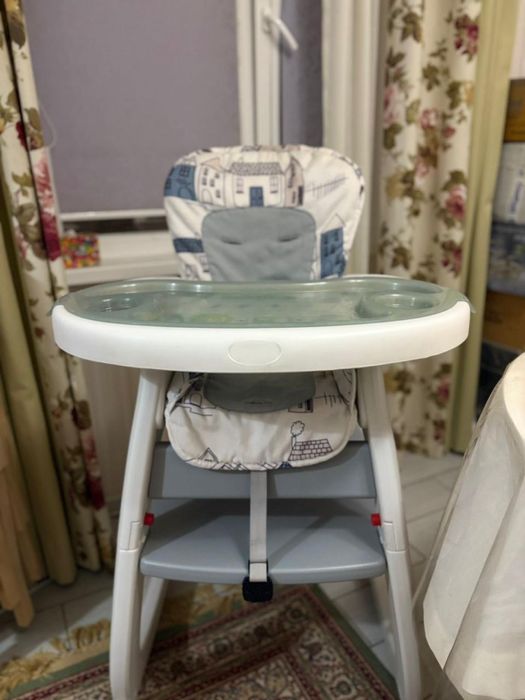 Детский стол в хорошем состояний