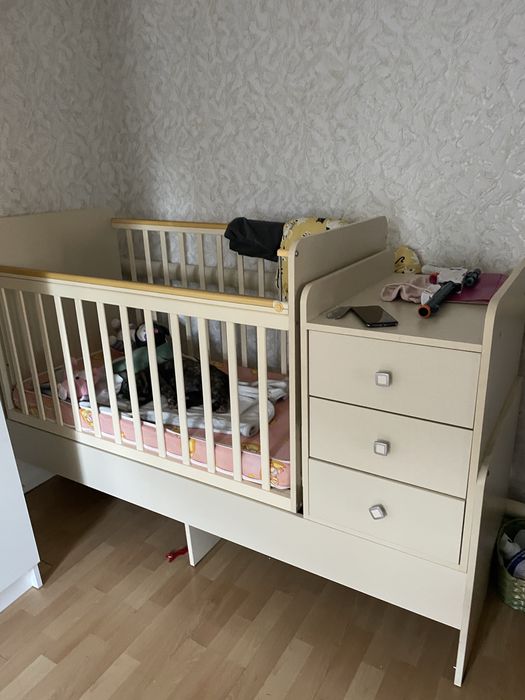 Продам кроватку детскую