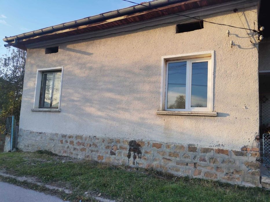 Продава се Къща в Ботевград - 80 кв.м за 702 €/кв.м - Снимка #1