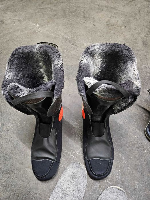 Продавам дамски скиорски обувки Rossignol  75лв или 37 евро