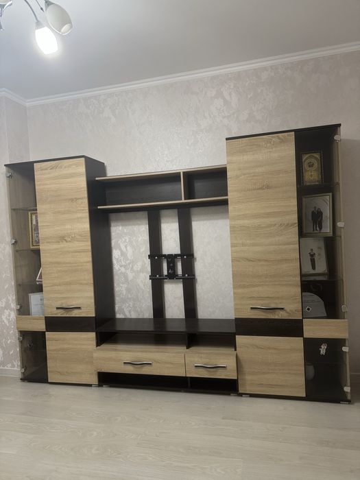 Срочно продается шкаф для гостиной