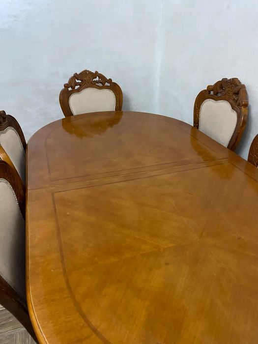 Срочно продам стол и 6 стульев