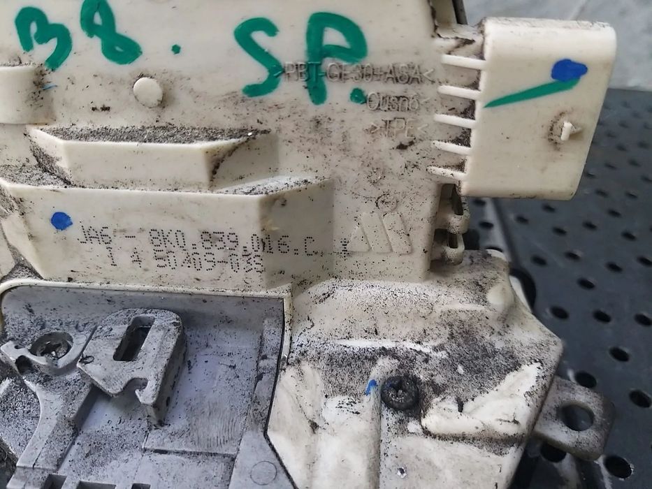 Broasca usa dreapta spate audi a4 b8 8k 8k0839016c