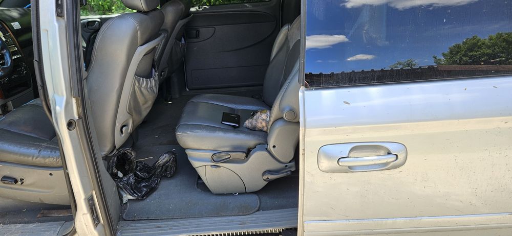 Крайслер Вояджер 2.8 амтомат.На части.