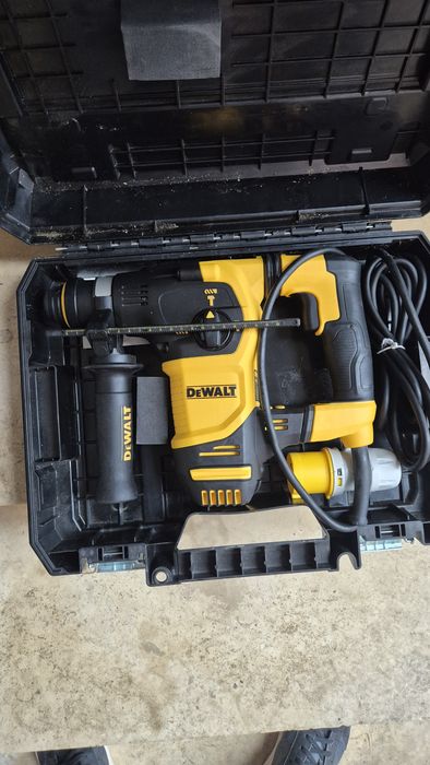 Перфоратор Dewalt D25333