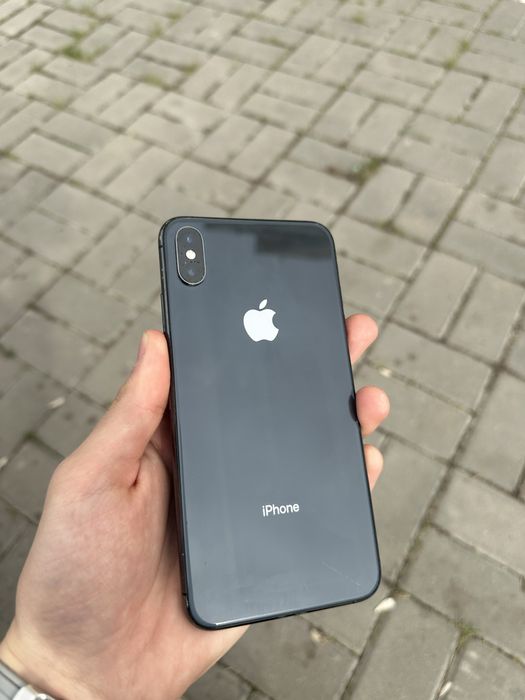 Продам IPhone XS MAX