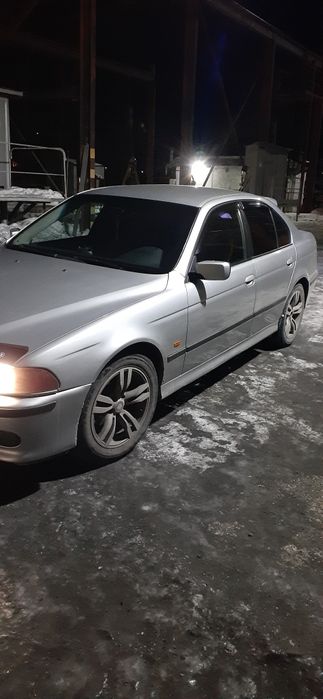 Автомобиль BMW E39 520