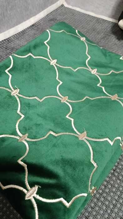 Продам шторы(велюр)