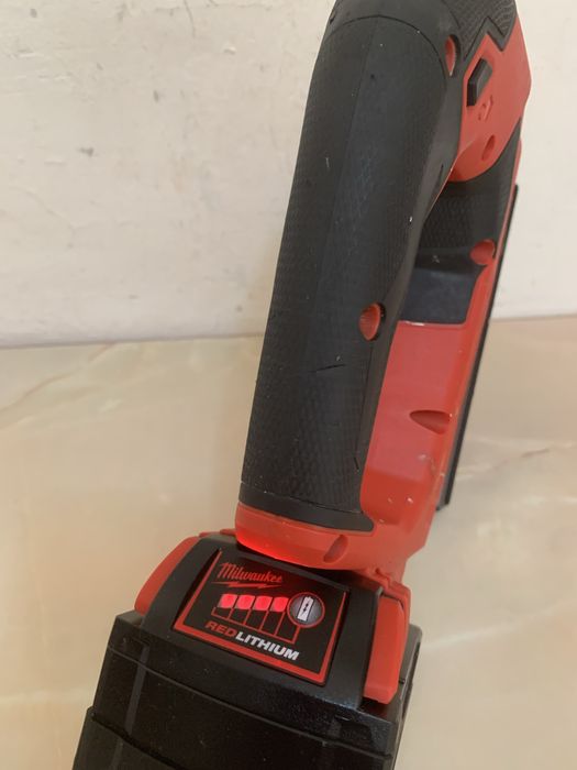 Milwaukee M18 FJS pendular