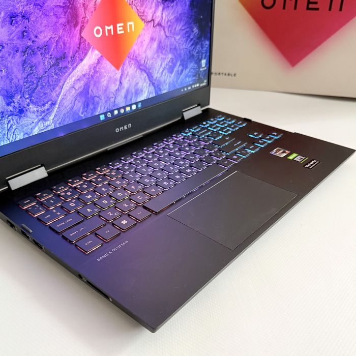 HP Omen 15/IPS 144Hz/Ryzen 7 5800H/RTX 3070 8GB/RGB/16GB/512GB NVMe