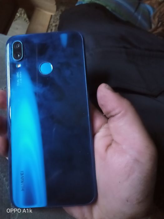 Продам смартфон хуавей P20Lite