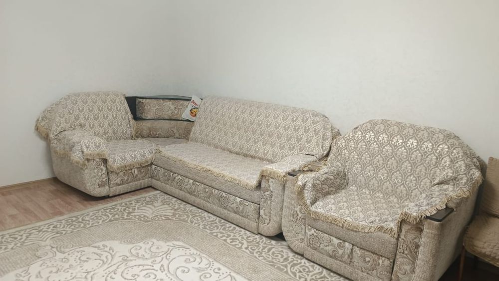 Продам Диван. В комплекте кресло.