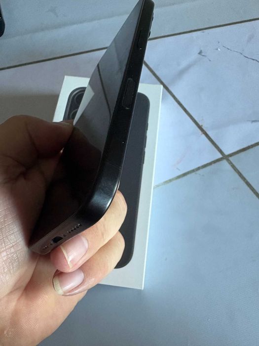 Apple iPhone 16  Black  128 GB  Като нов