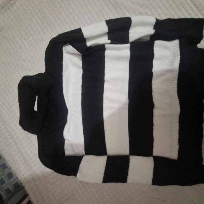Bluza in dungi cu guler