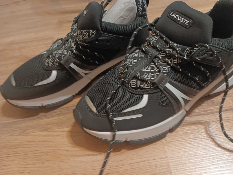 Сникърси "Lacoste"...