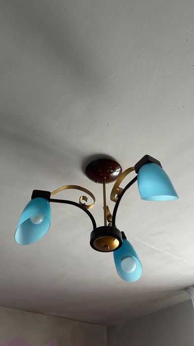 Продам люстры в хорошем состоянии