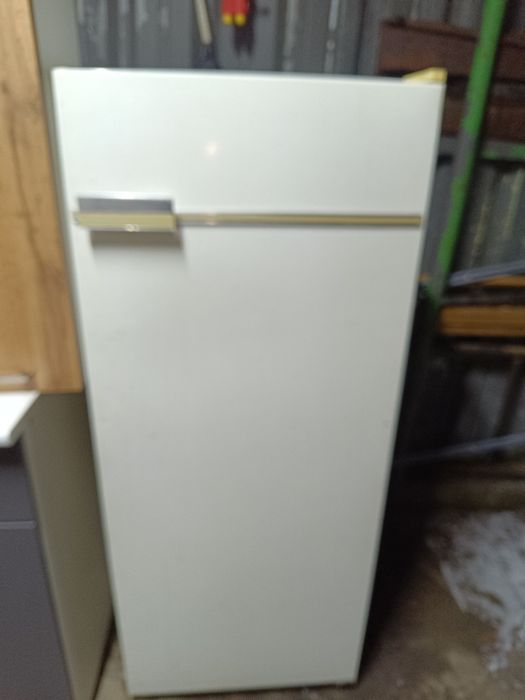 Холодильник.      .