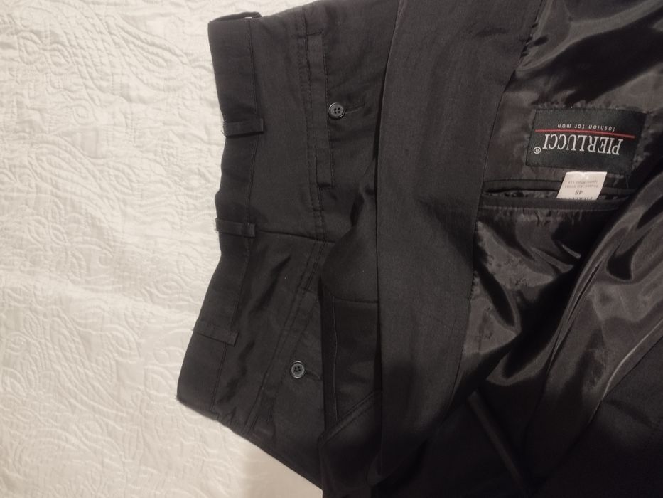 Официален мъжки костюм