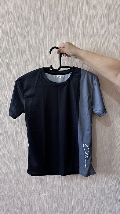 Продаю 4 классные мужские футболки.