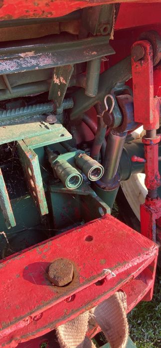 Tractor u445                   .