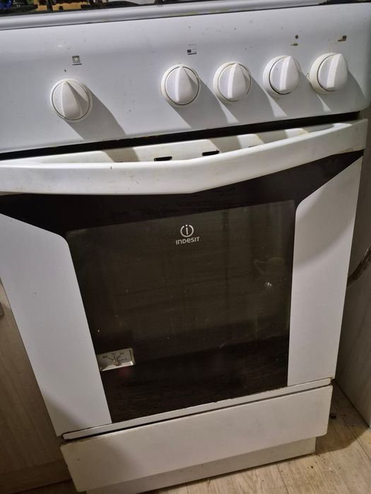 Продам газовую плиту