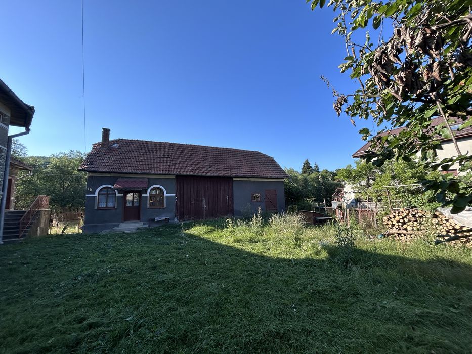 Casă duplex cu teren 1.300 mp, la strada principală – Jichișu de Jos – 100.000 € negociabil