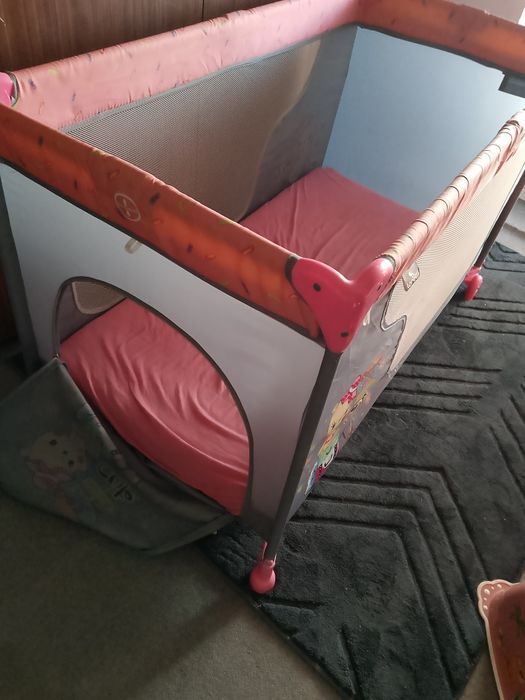 Кошарка за бебе, със мрежа, със врата, двойно дъно сгъваема