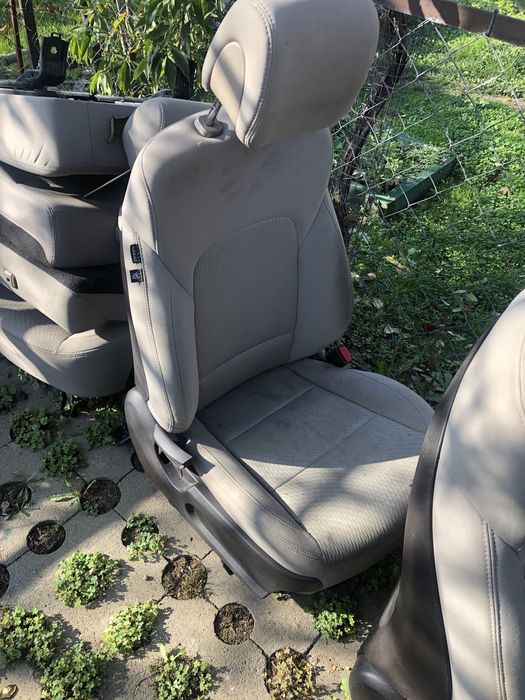 Салон , седалки хюндай санта фе 2017