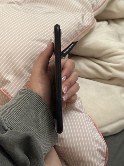 Iphone xr 128гб в черном цвете