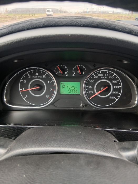 Sotiladi Gentra avtomobili