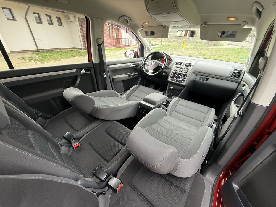 VW TOURAN 2.0 tdi* 140cp* 2010* Impecabil!!!