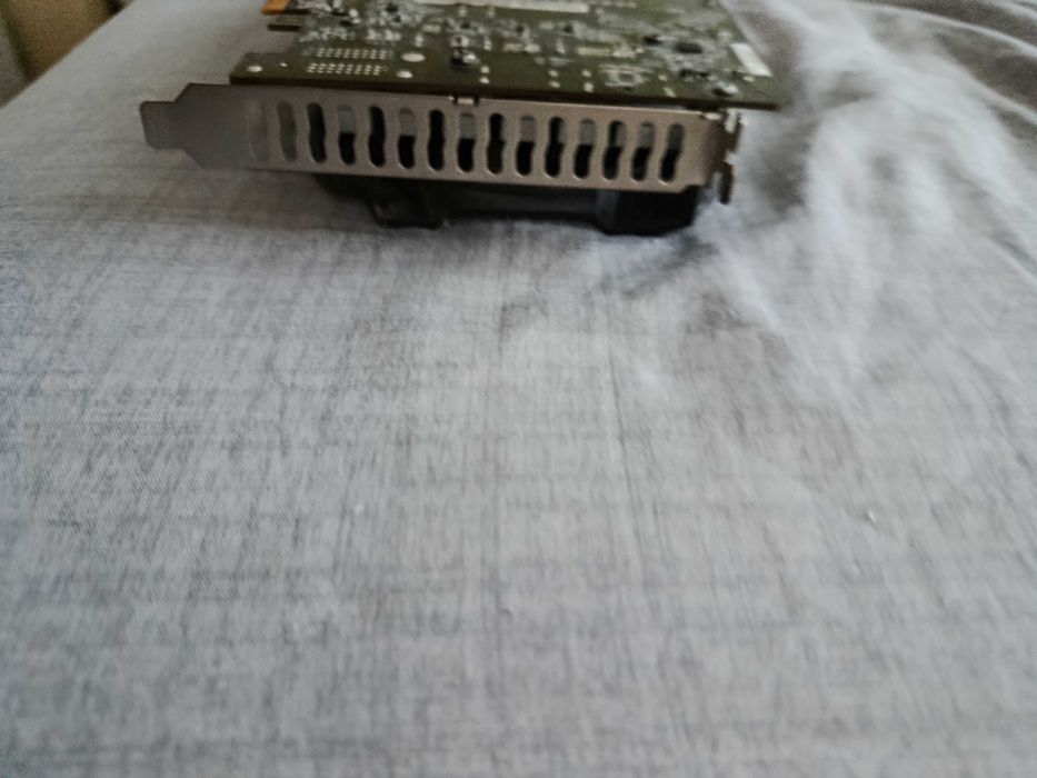Продавам видеокарта 1060 mining